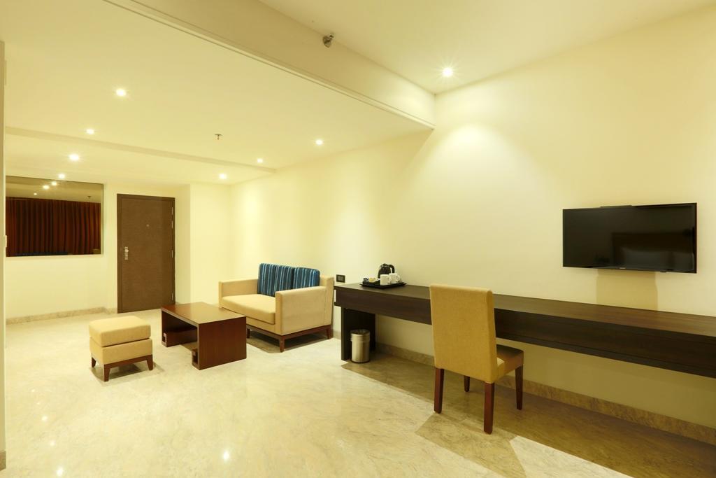Centrum Hotel By Brijwasi Mathura Zewnętrze zdjęcie